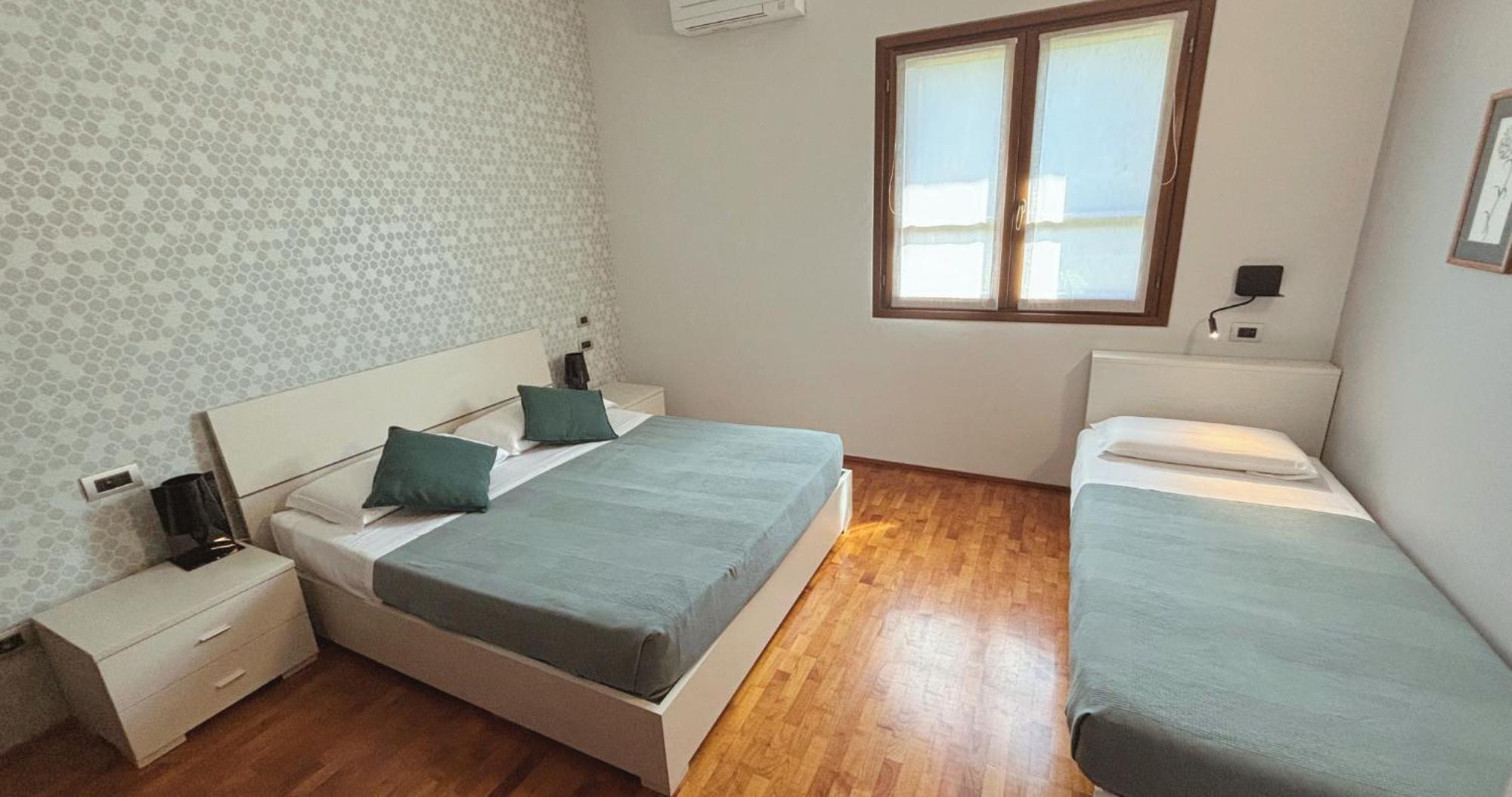 B&B Casa Ceruti Villa Guardia Luaran gambar