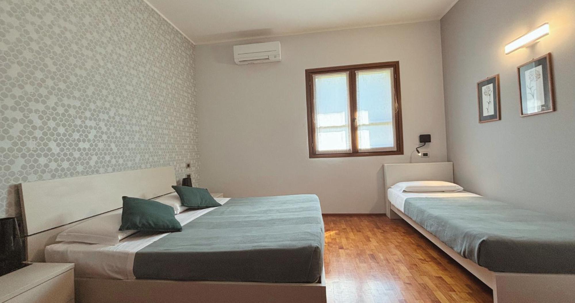 B&B Casa Ceruti Villa Guardia Luaran gambar